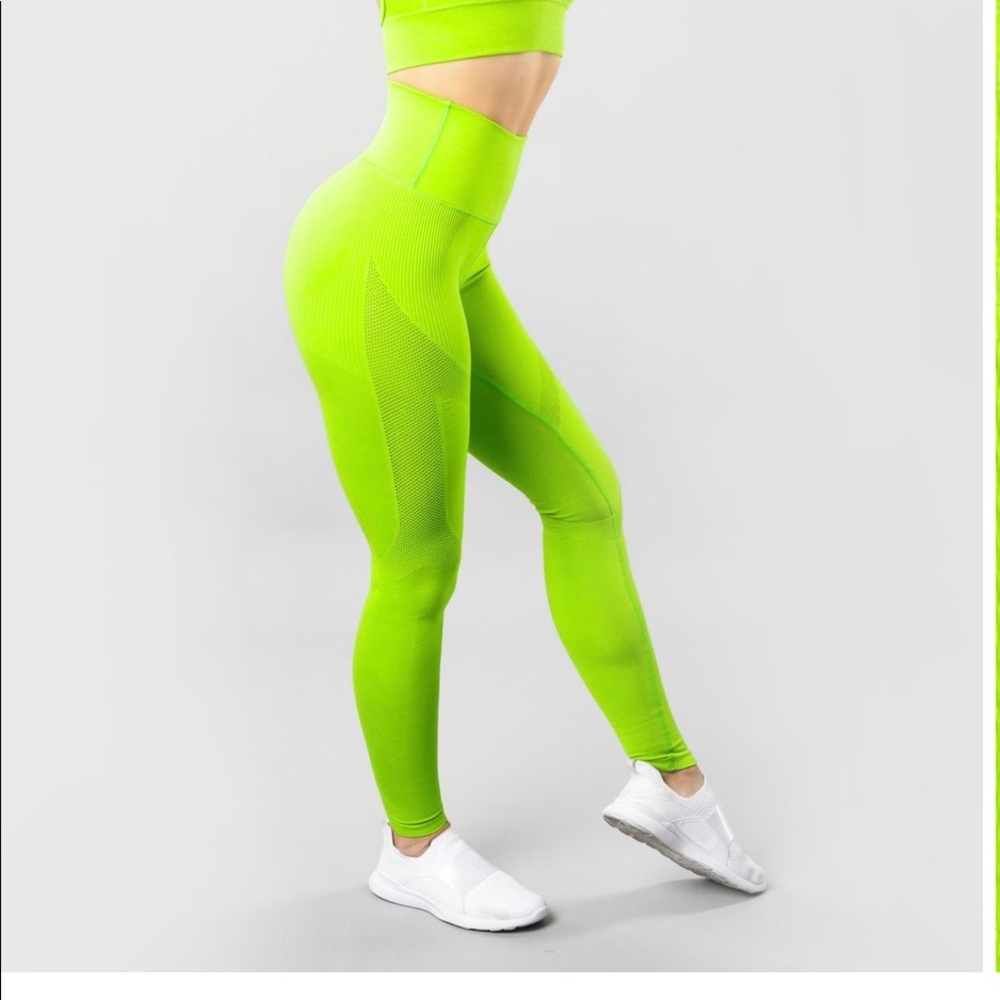 Alphalete aero green leggings